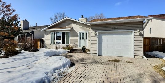 150 Norlorne Dr Charleswood