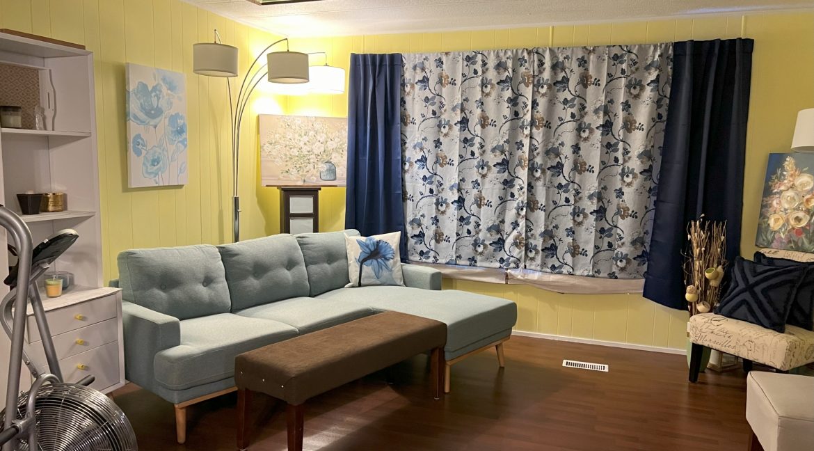 13 Centre Dr 011
