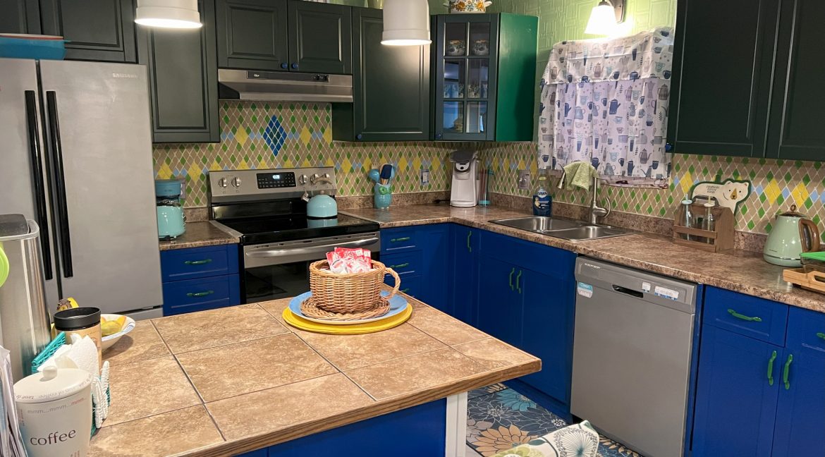 13 Centre Dr 017