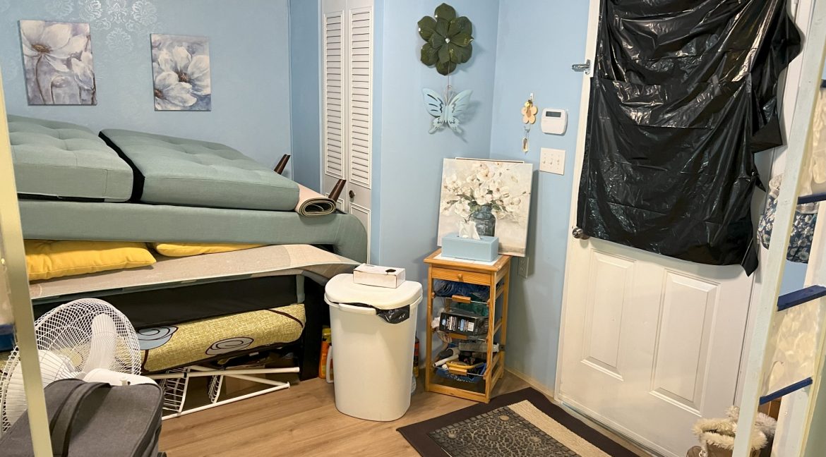 13 Centre Dr 031