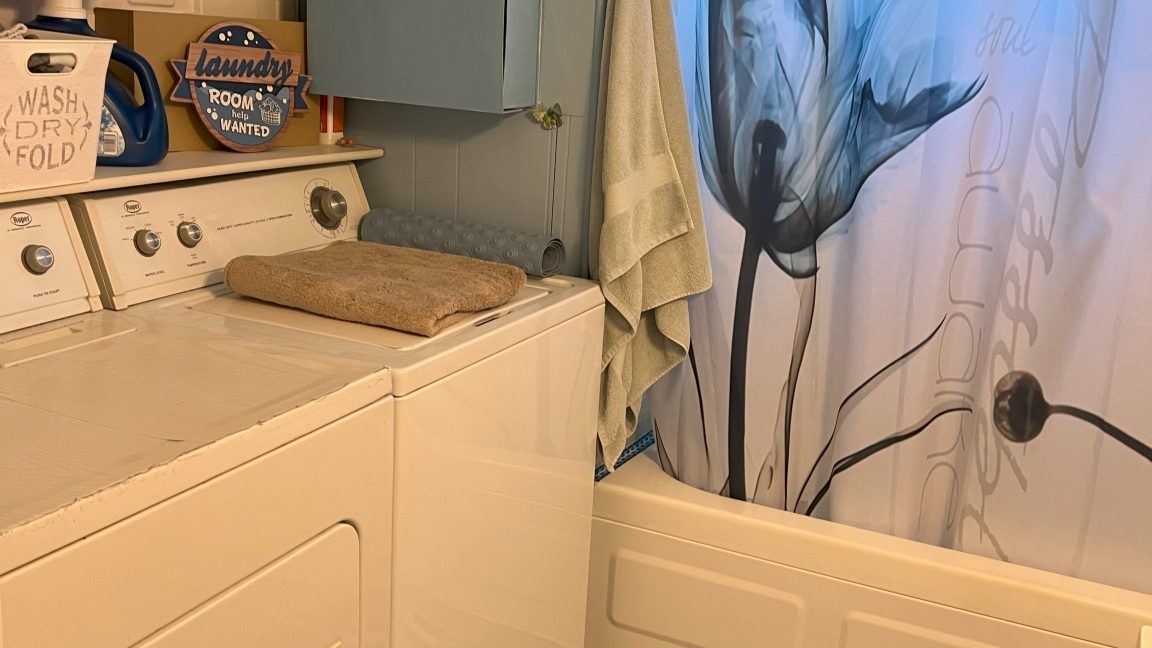 13 Centre Dr 043
