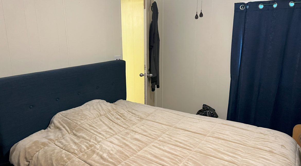 13 Centre Dr 060