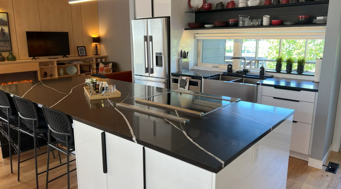 746 Rosseau W 011