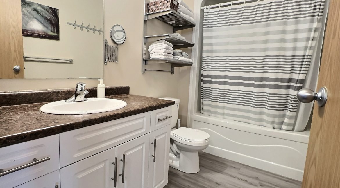 124 Granville_IMG_2353