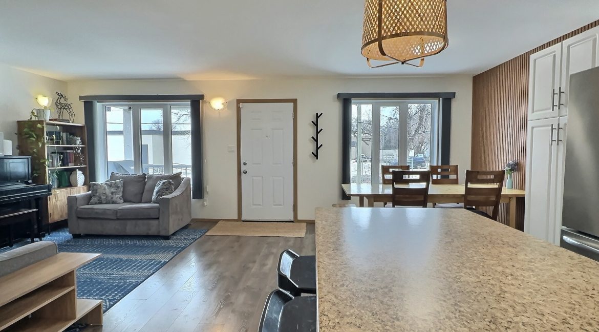 124 Granville_IMG_2360