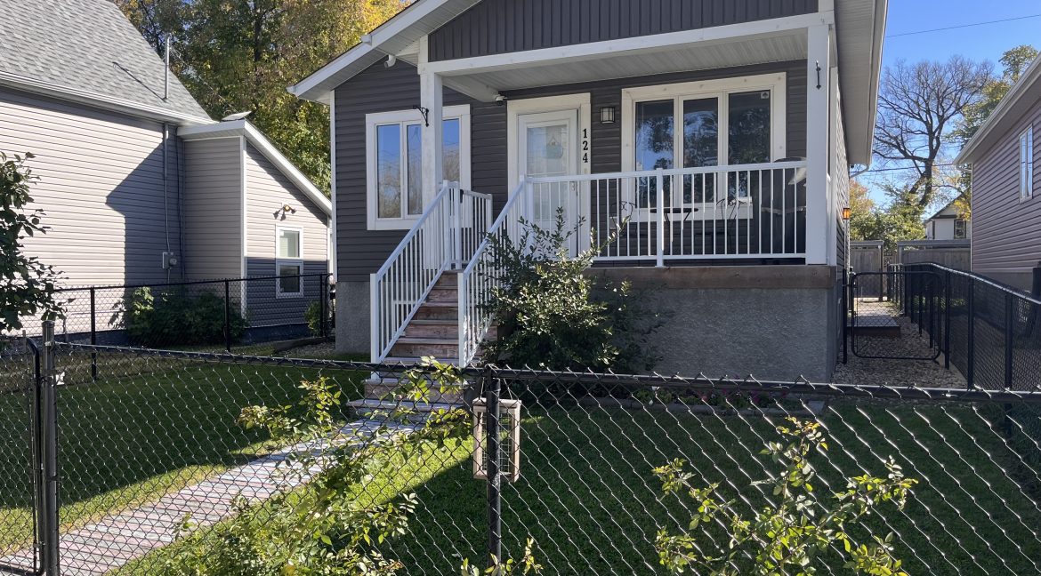 124 Granville_summer front