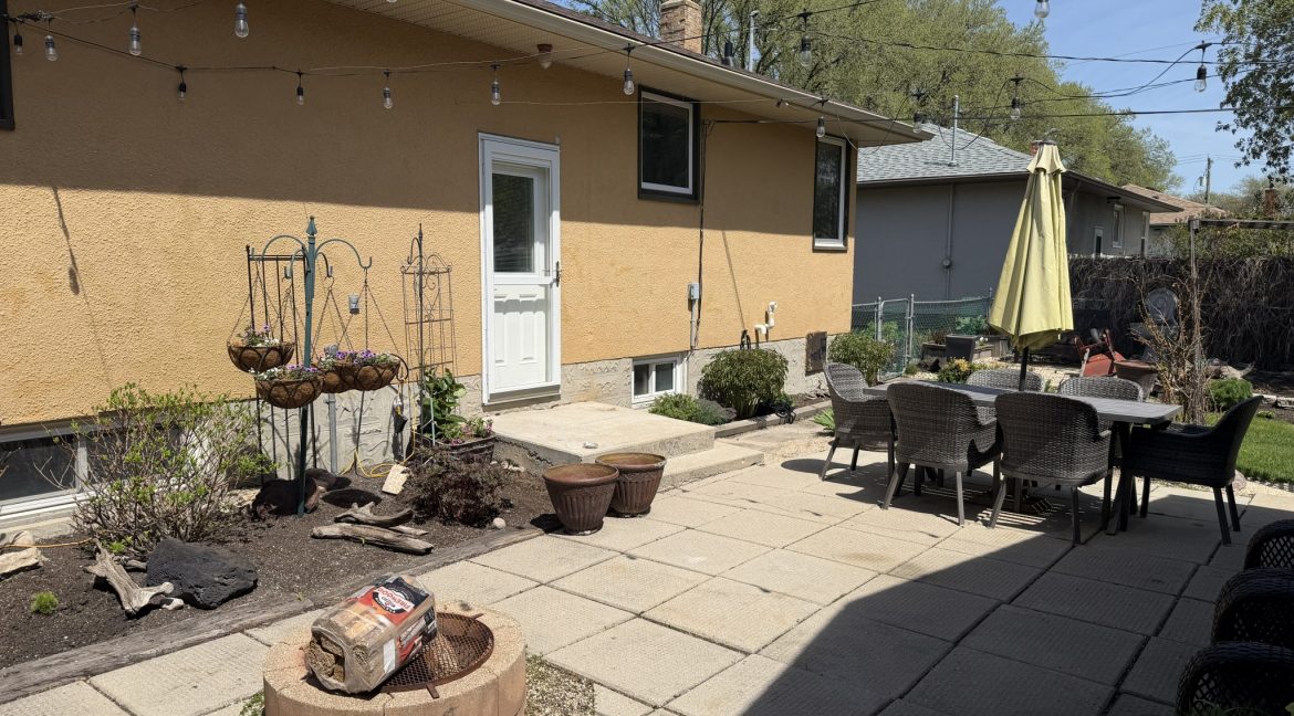 118 Whittier W 010