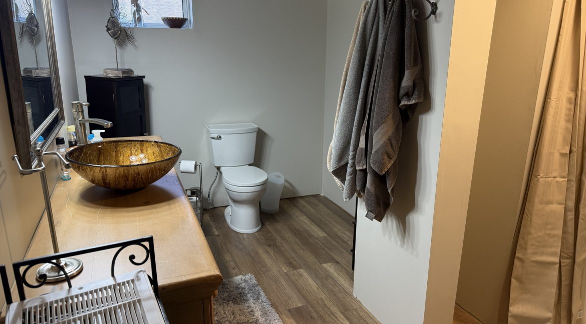 118 Whittier W 070