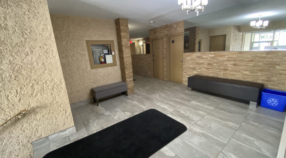 411-1030 Grant_ Lobby