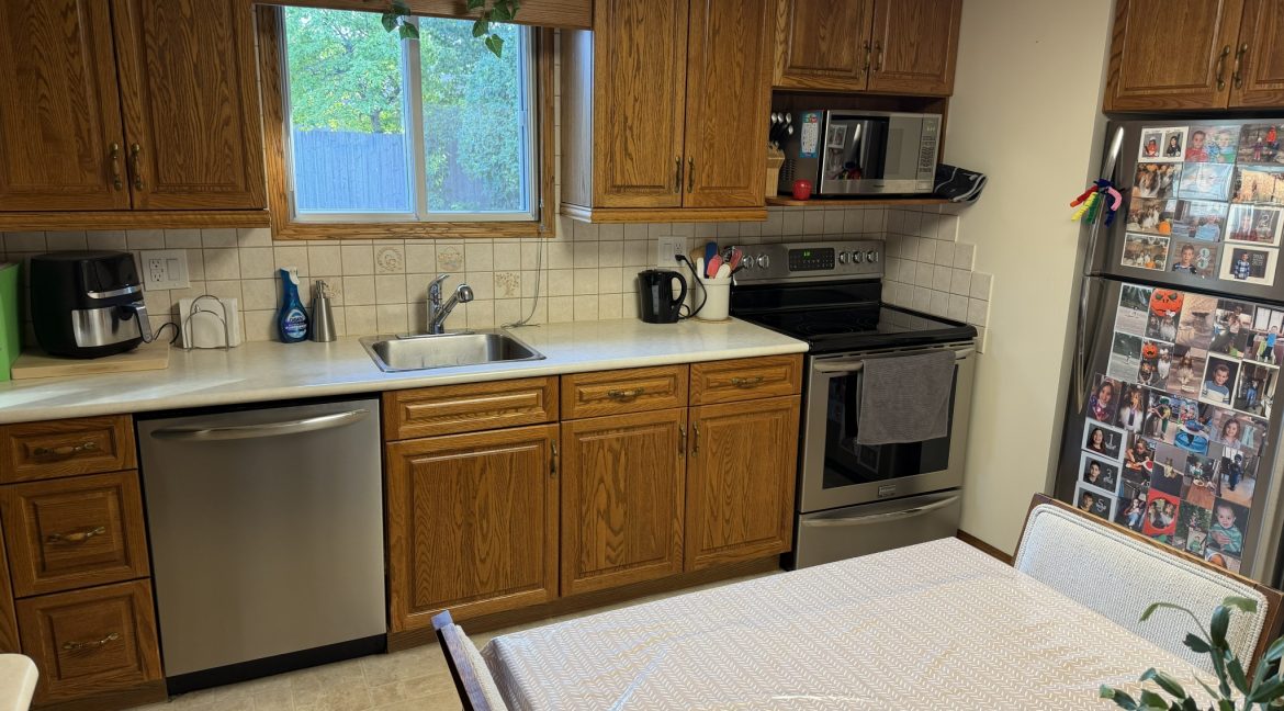 55 Marchant Cr - 030