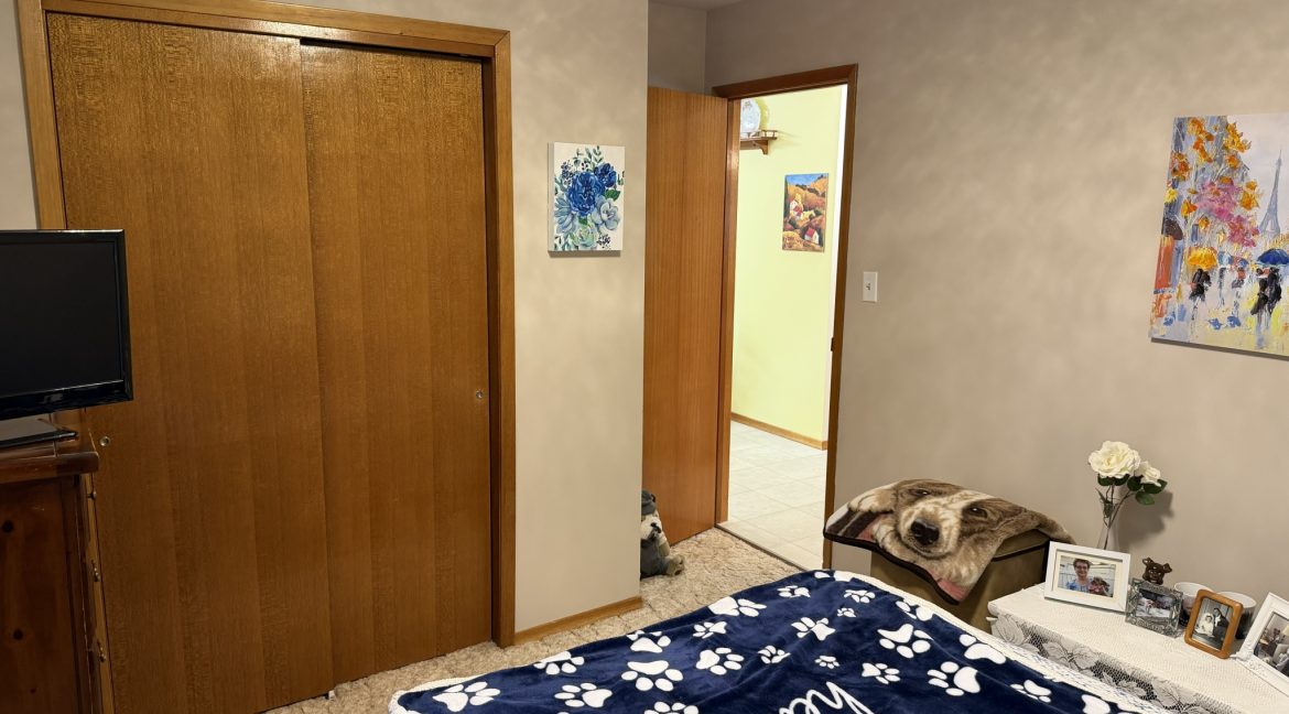 11 Park Circle 057
