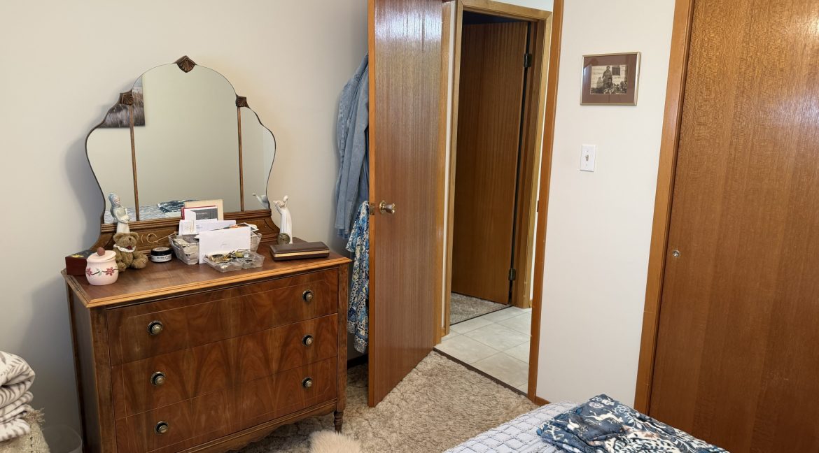11 Park Circle 060