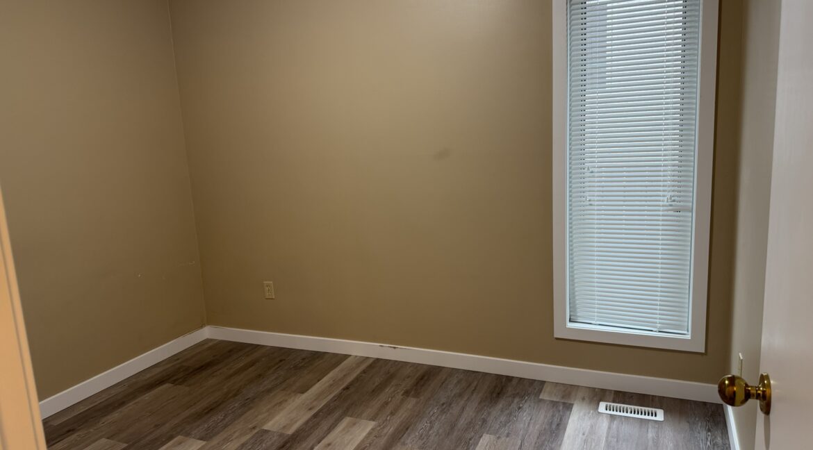 90 Spring Meadow Cr 057