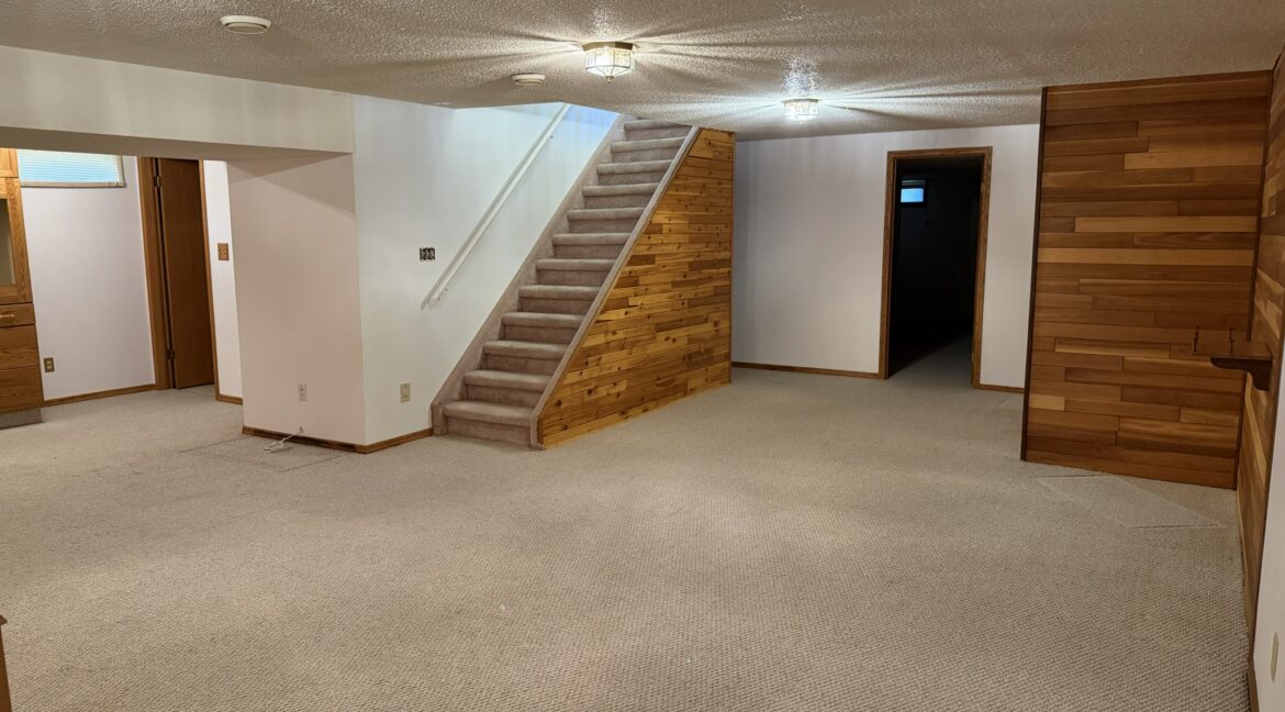 90 Spring Meadow Cr 071