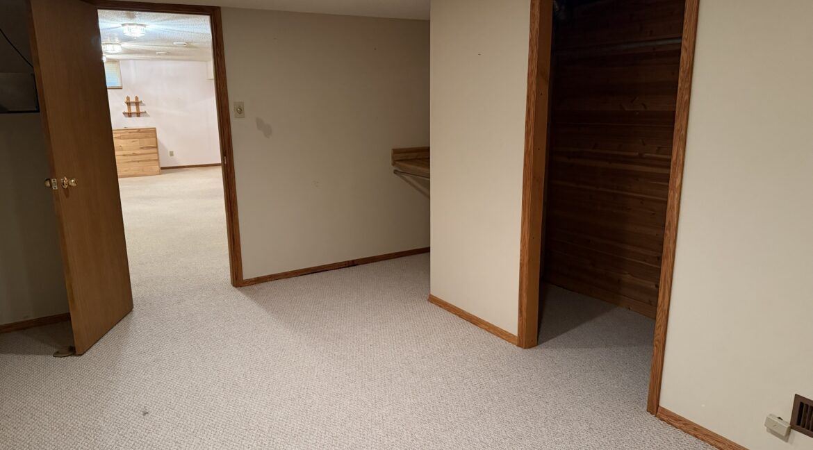 90 Spring Meadow Cr 079